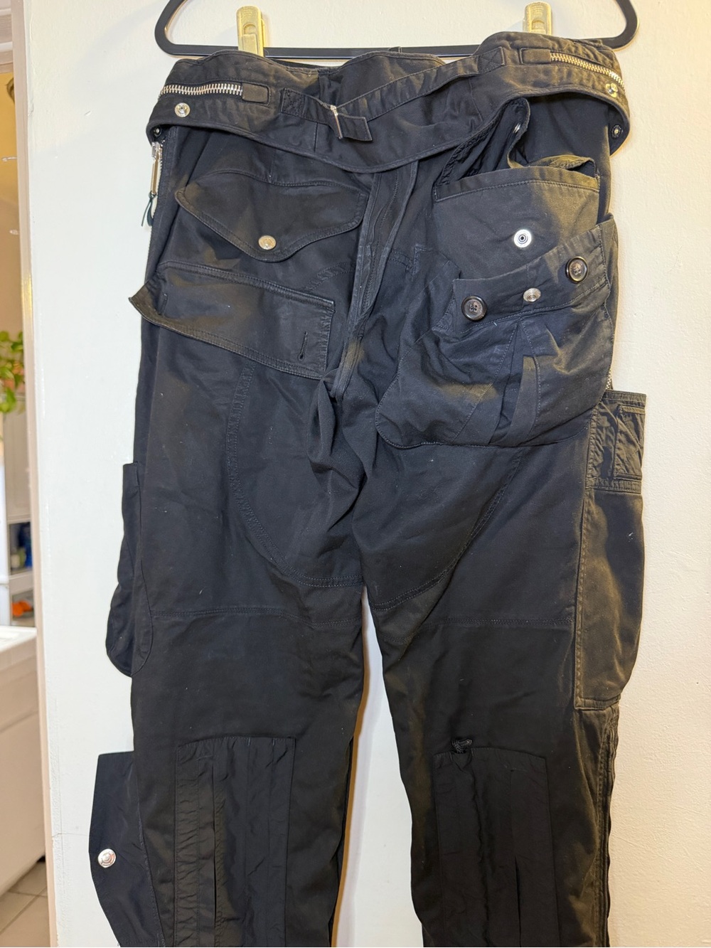DSQUARED2 Black Multi-Pocket Cargo Pants for Men - Picture 10 of 13
